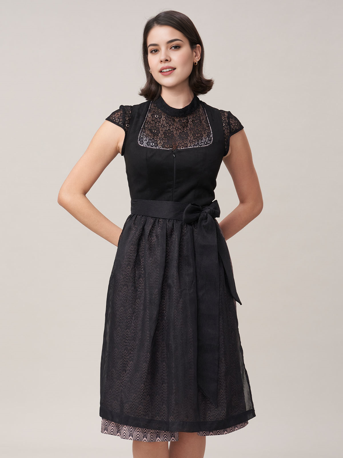 Olivgrünes Dirndl mit modernem Schnitt