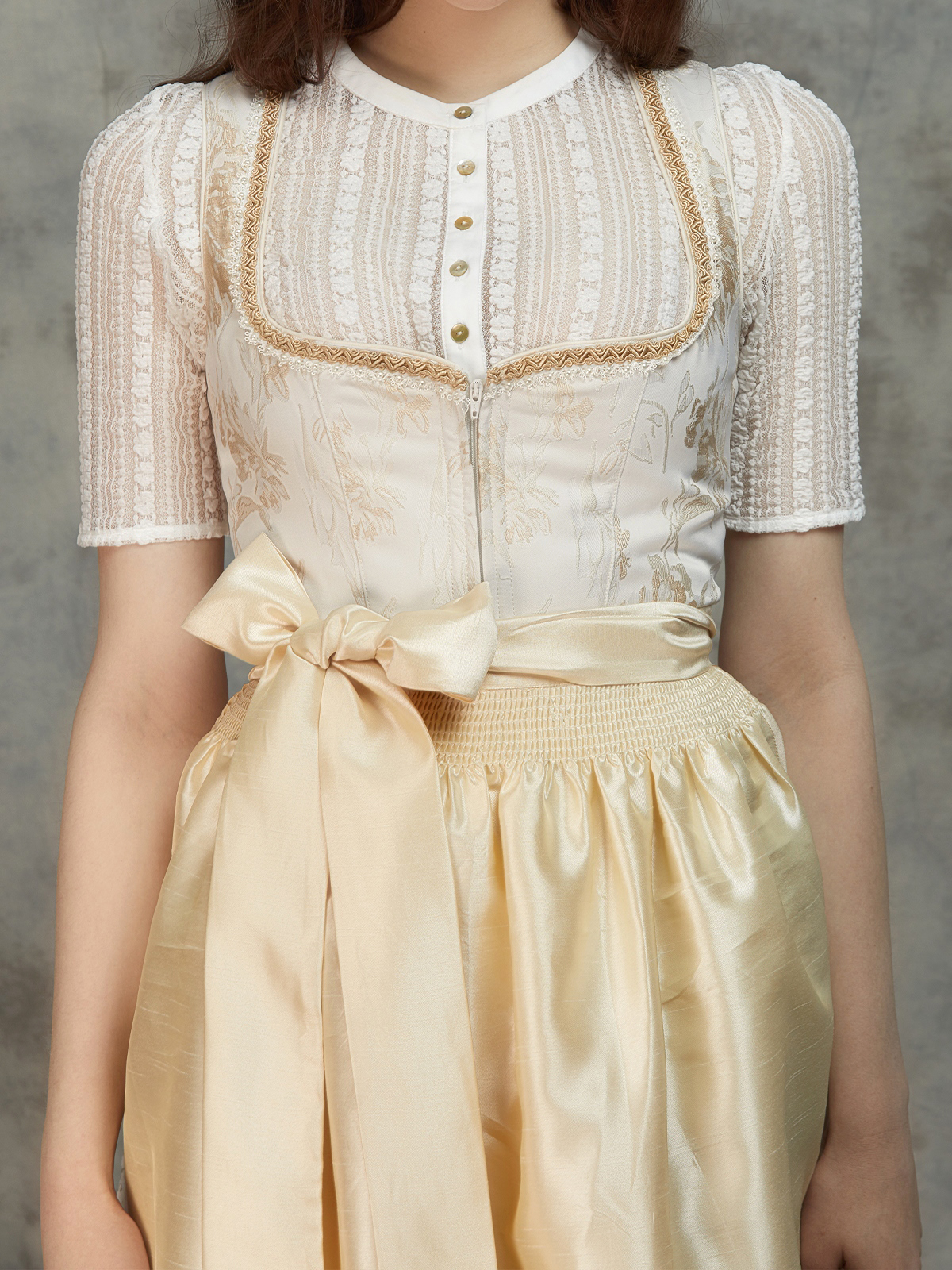 Braun Blaues Dirndl in eleganter Ausführung