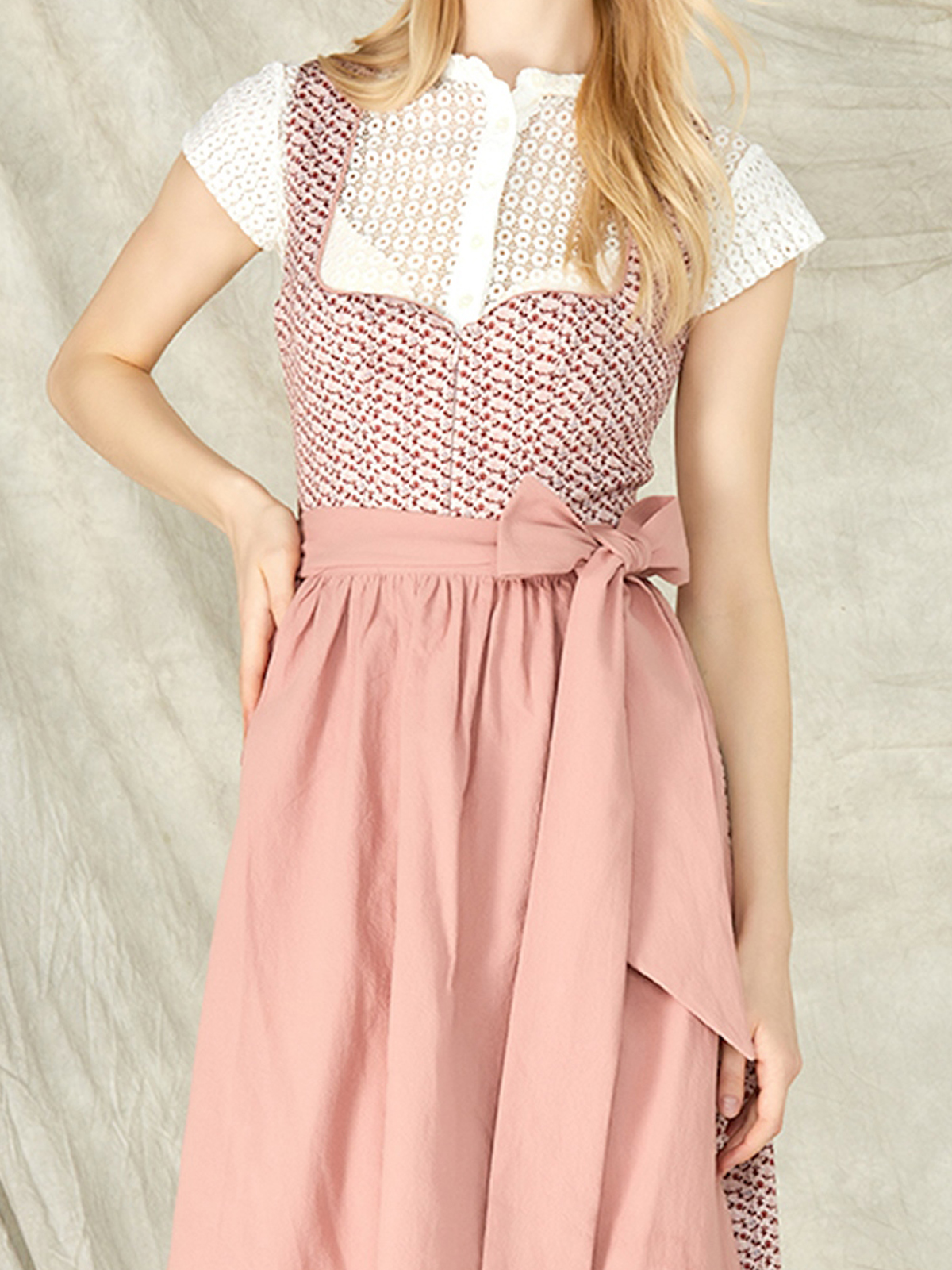 Dirndl in Rosa