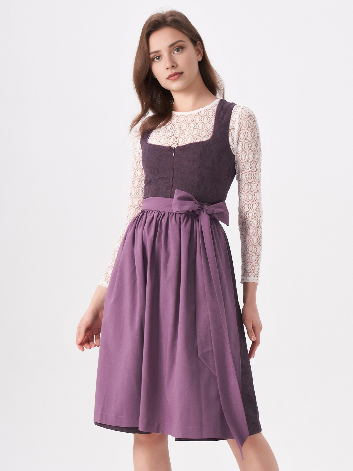 Elegantes lila Dirndl mit Spitzenbesatz