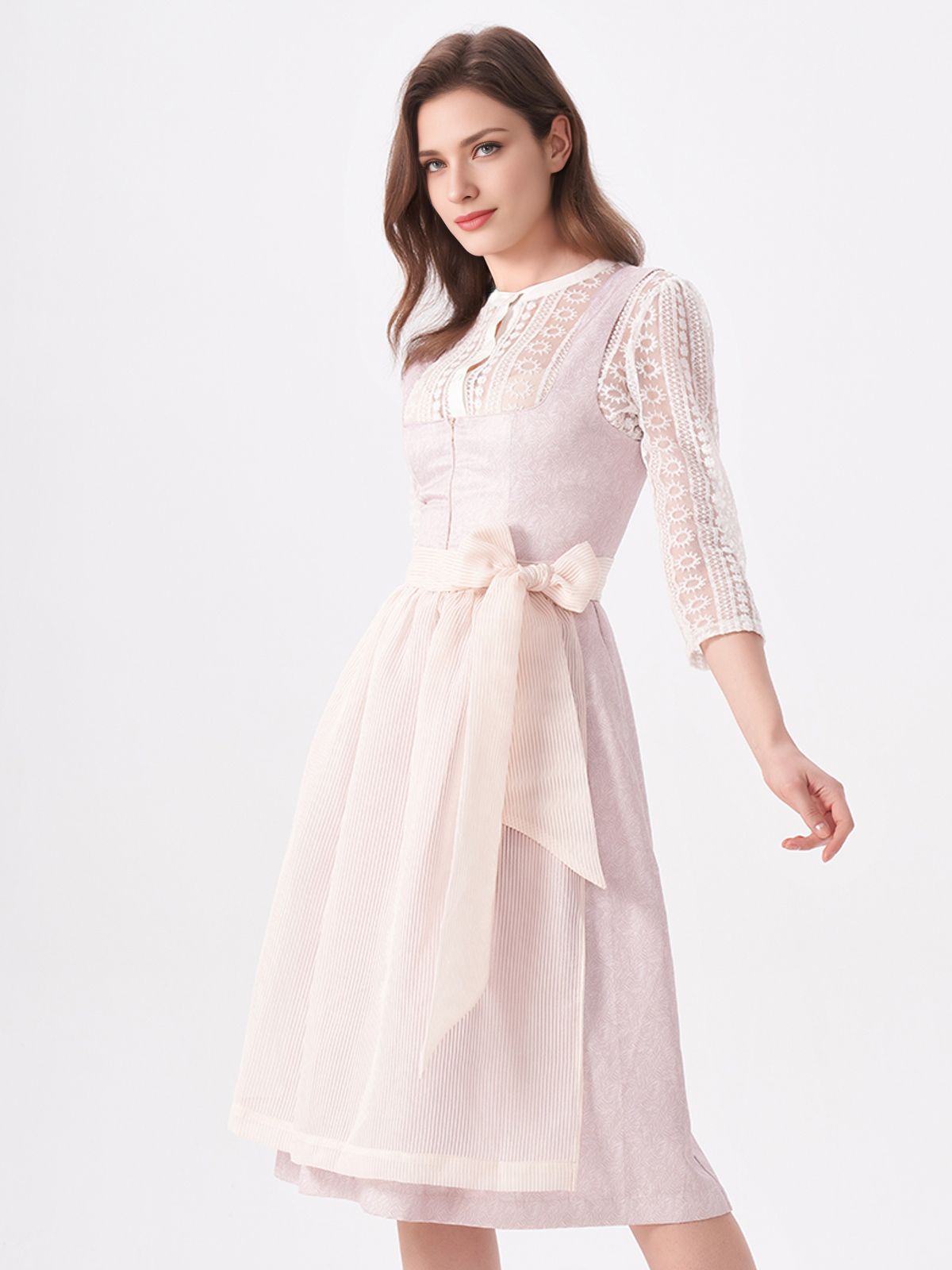 Dirndl in Rosa mit weißer Bluse
