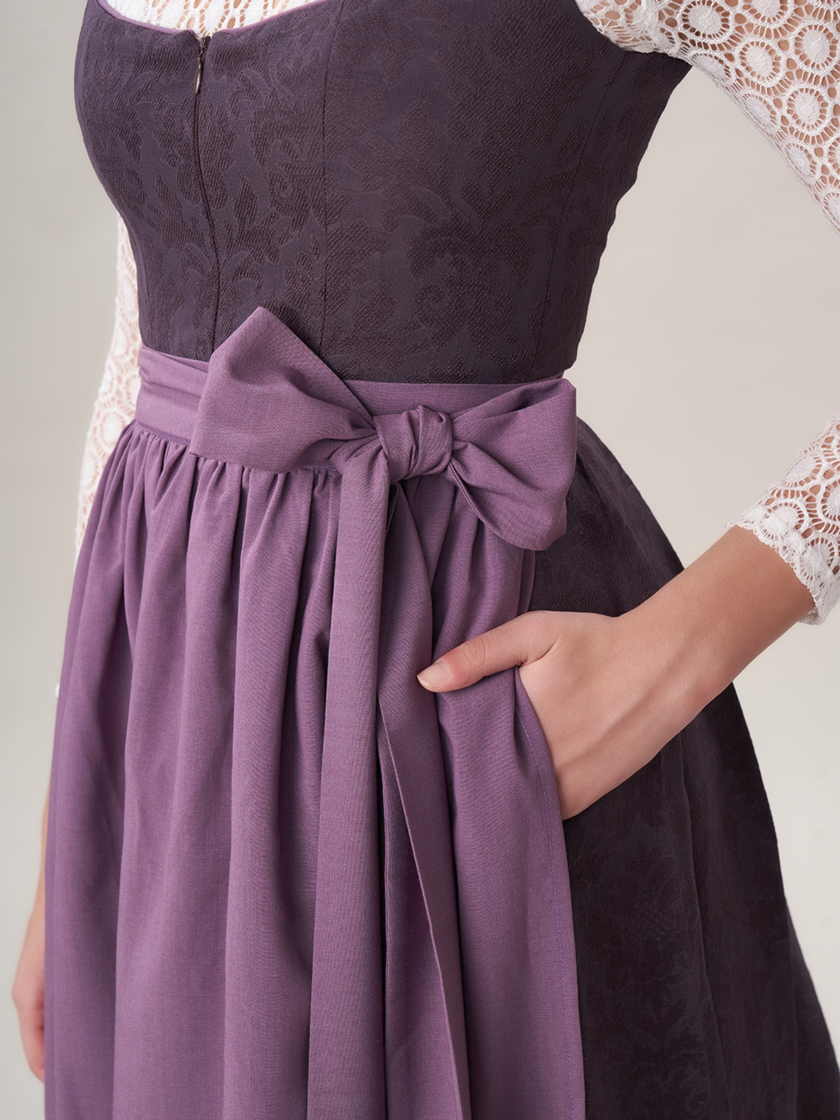 Dirndl in Lila – feminin und elegant
