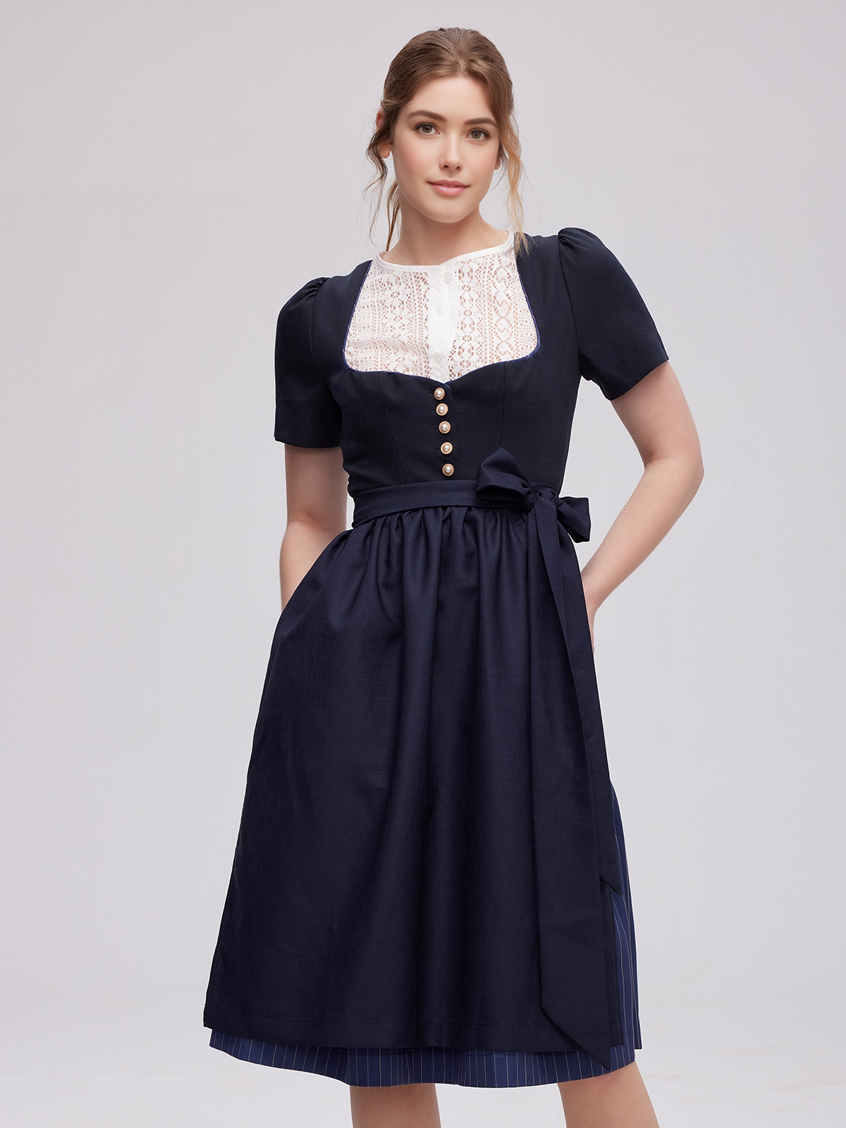 Eleganter blauer Trachtenrock