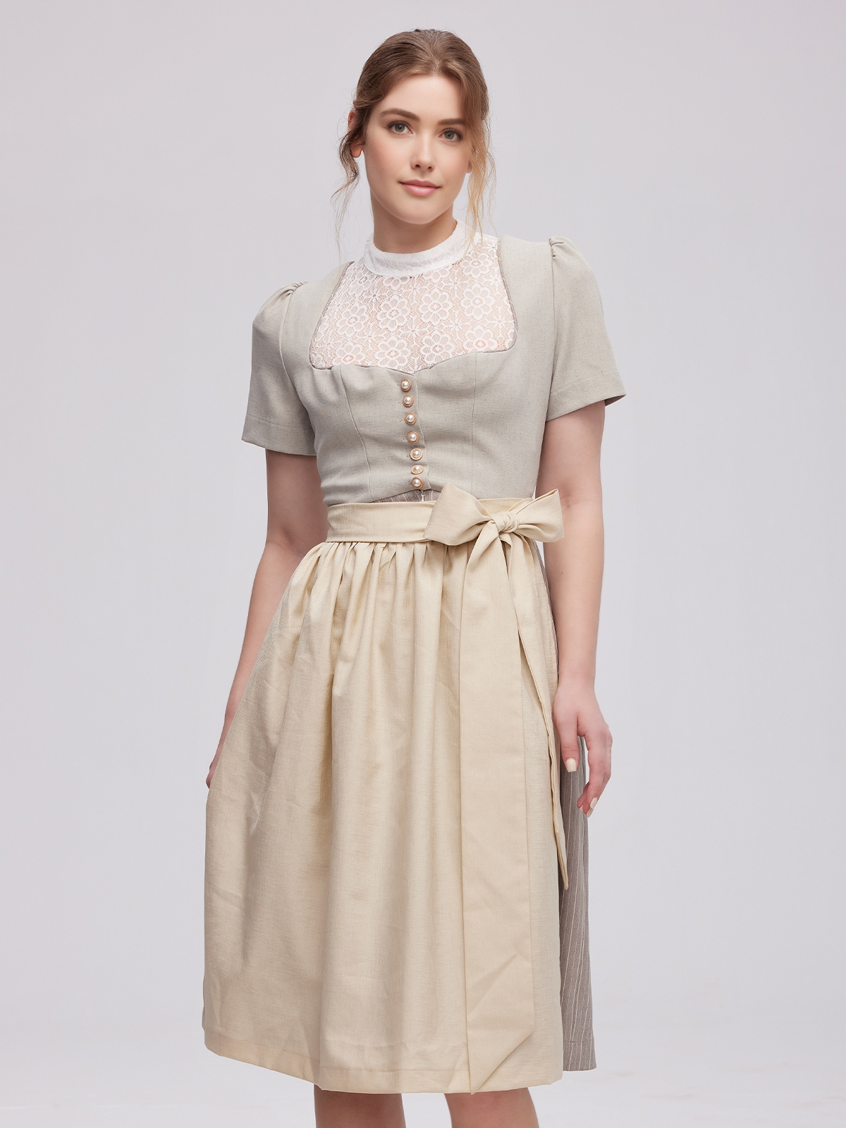 Elegantes graues Dirndl mit modernem Twist