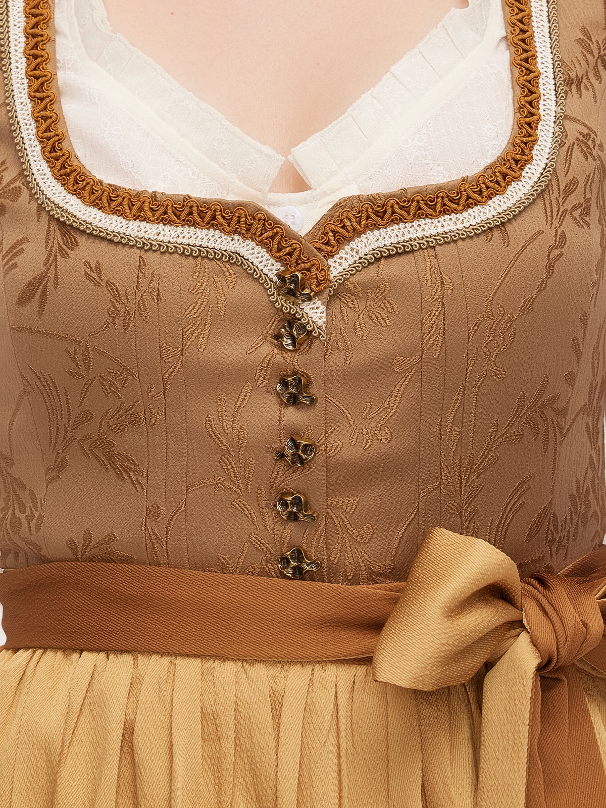 Modernes Dirndl in Gelb – perfekt für den urbanen Look