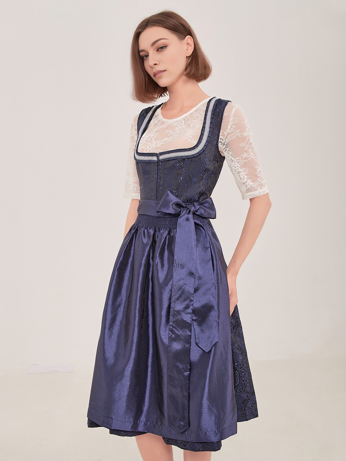 Dirndlbluse langarm V-Ausschnitt in Blau