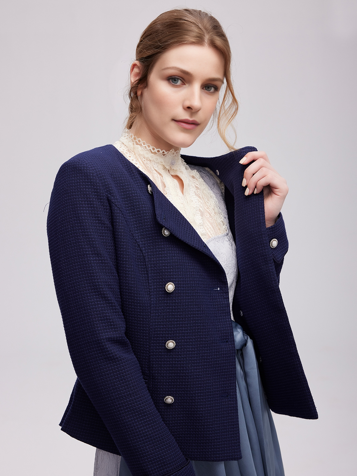 Modernes Dirndl in Blau