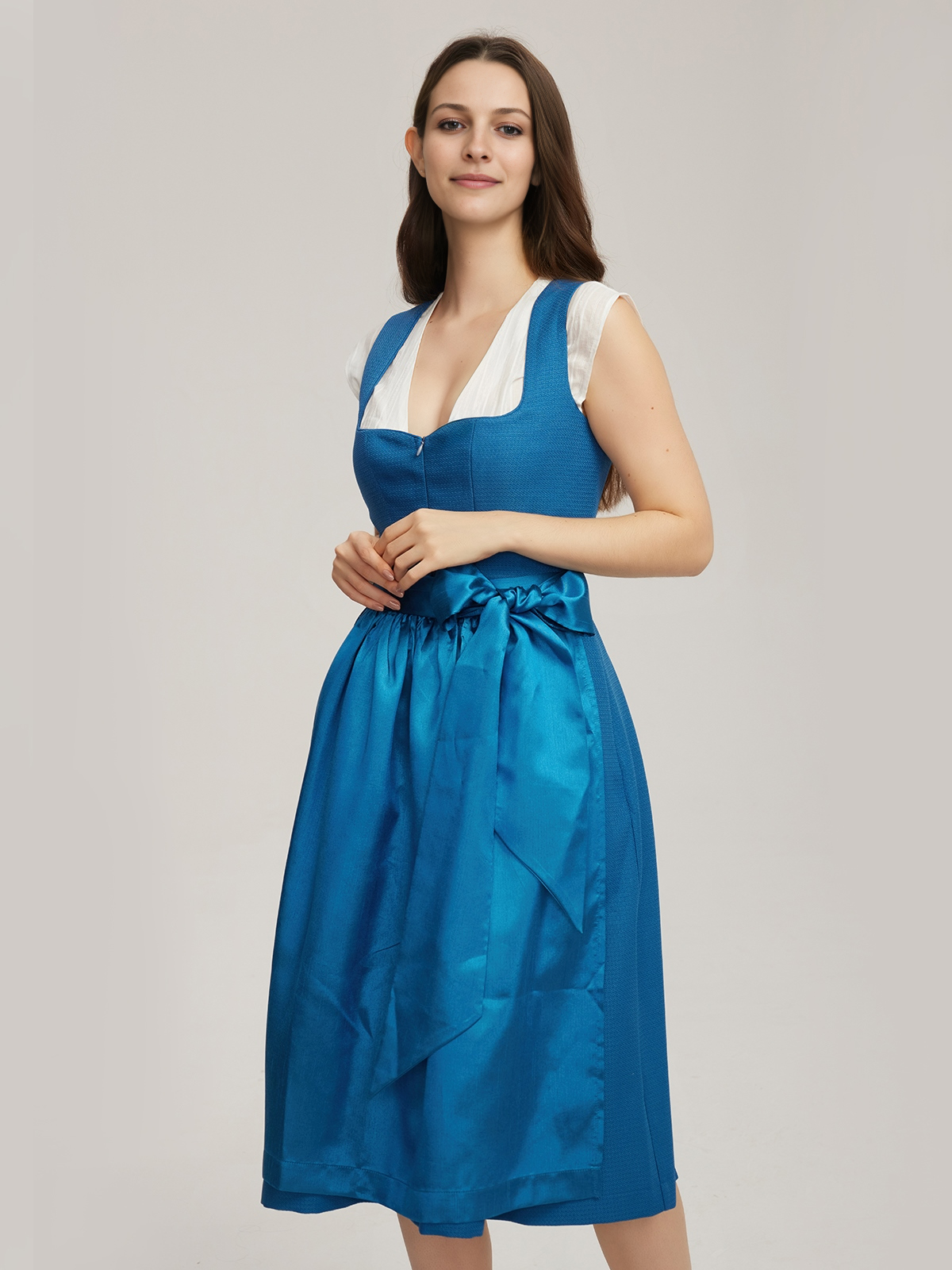 Modernes Dirndl in Blau