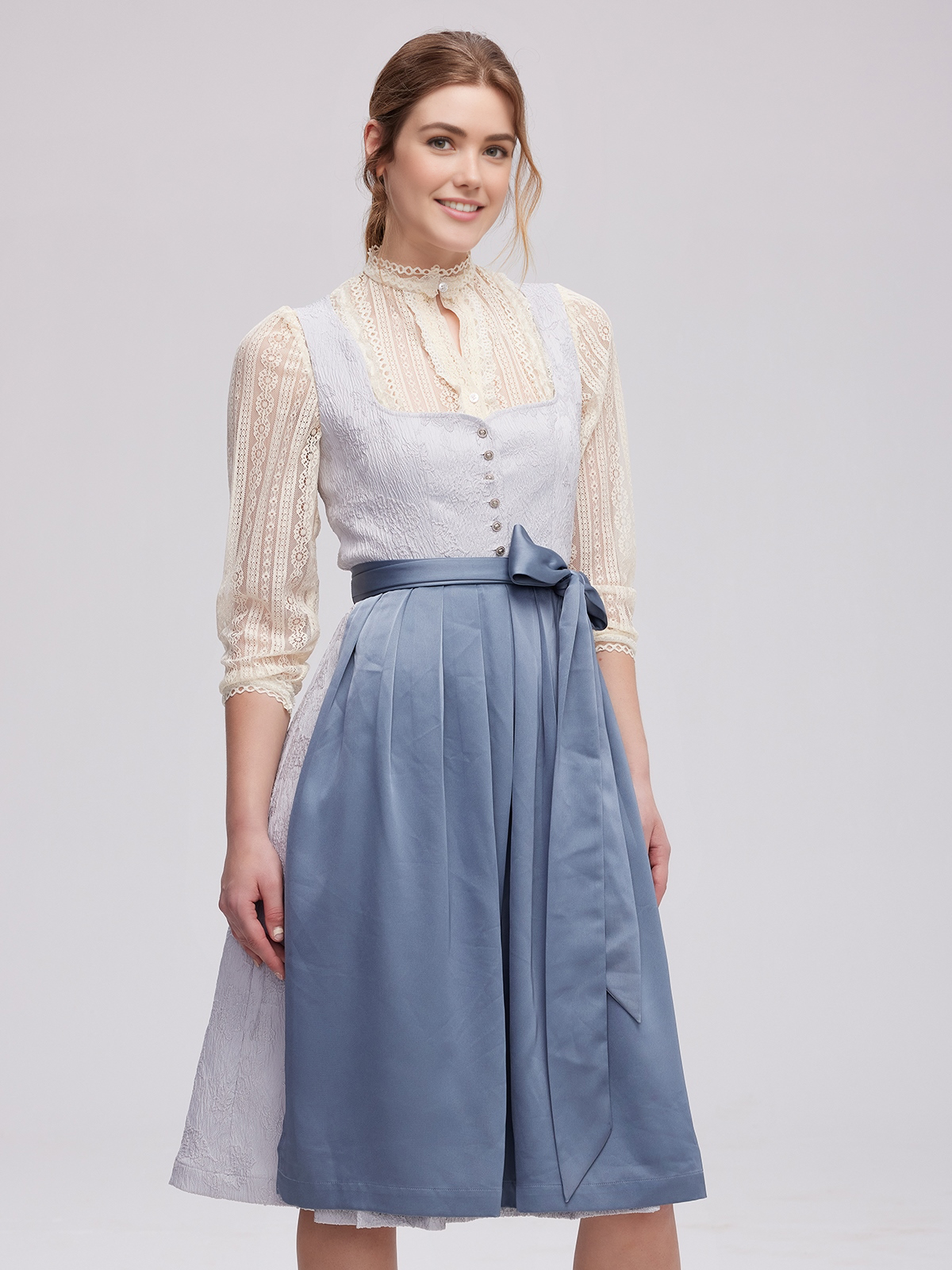 Dirndl Weiß mit blauer Schürze