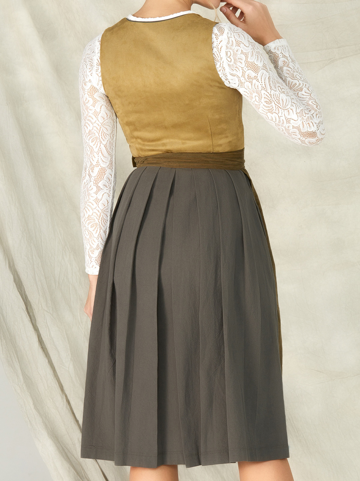 Jeinn Dirndl in Grün – Eleganz trifft Tradition