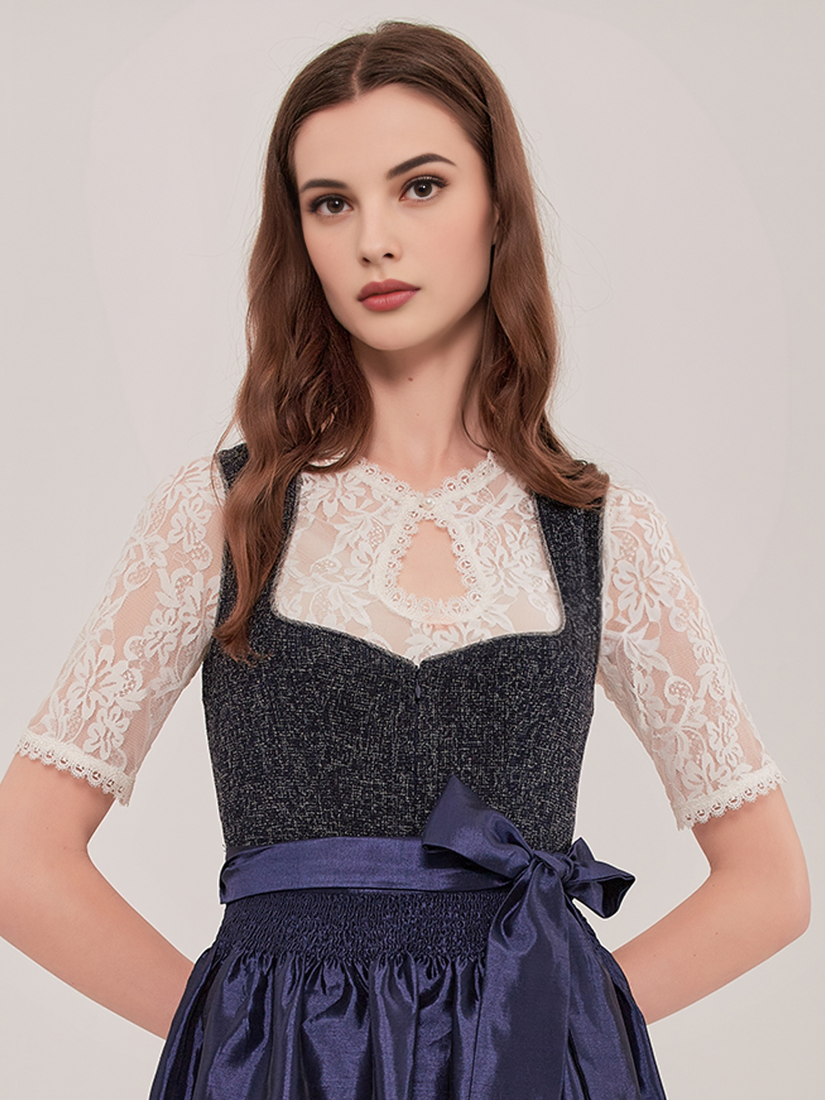 Ehreer Blau Dirndl