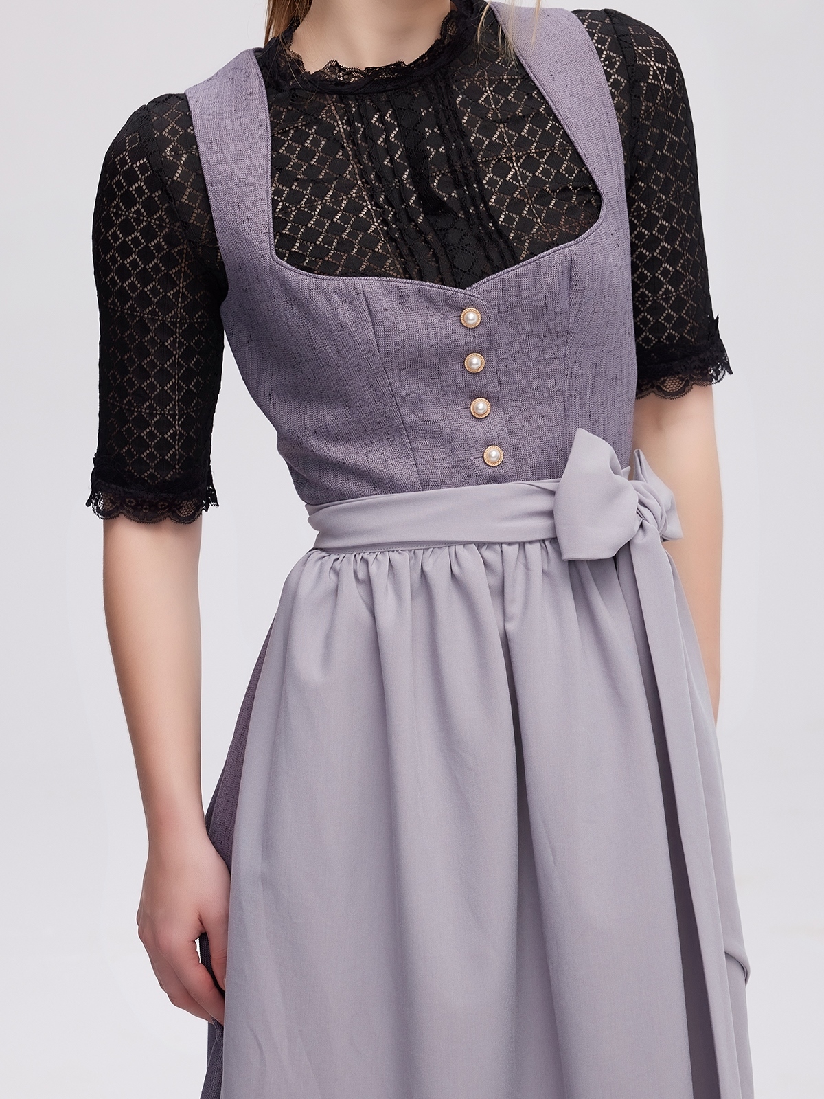 Rotes Dirndl aus Samt