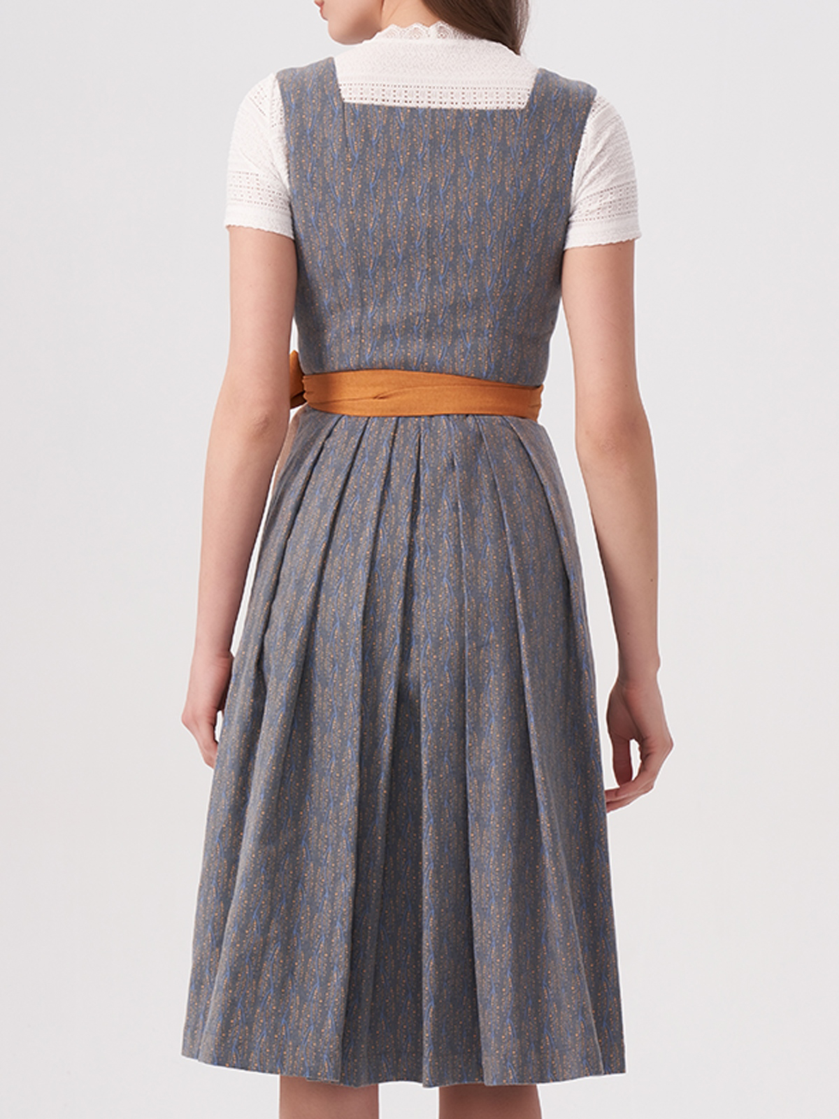 Dirndl in smaragdgrünem Samt