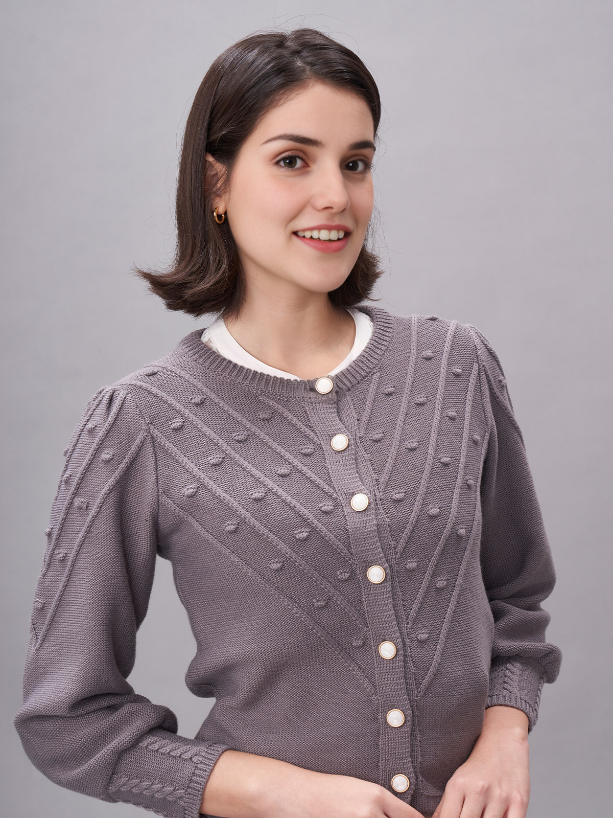 Dirndl Alisha Schwarz in Grau – ein moderner Twist für traditionelle Eleganz