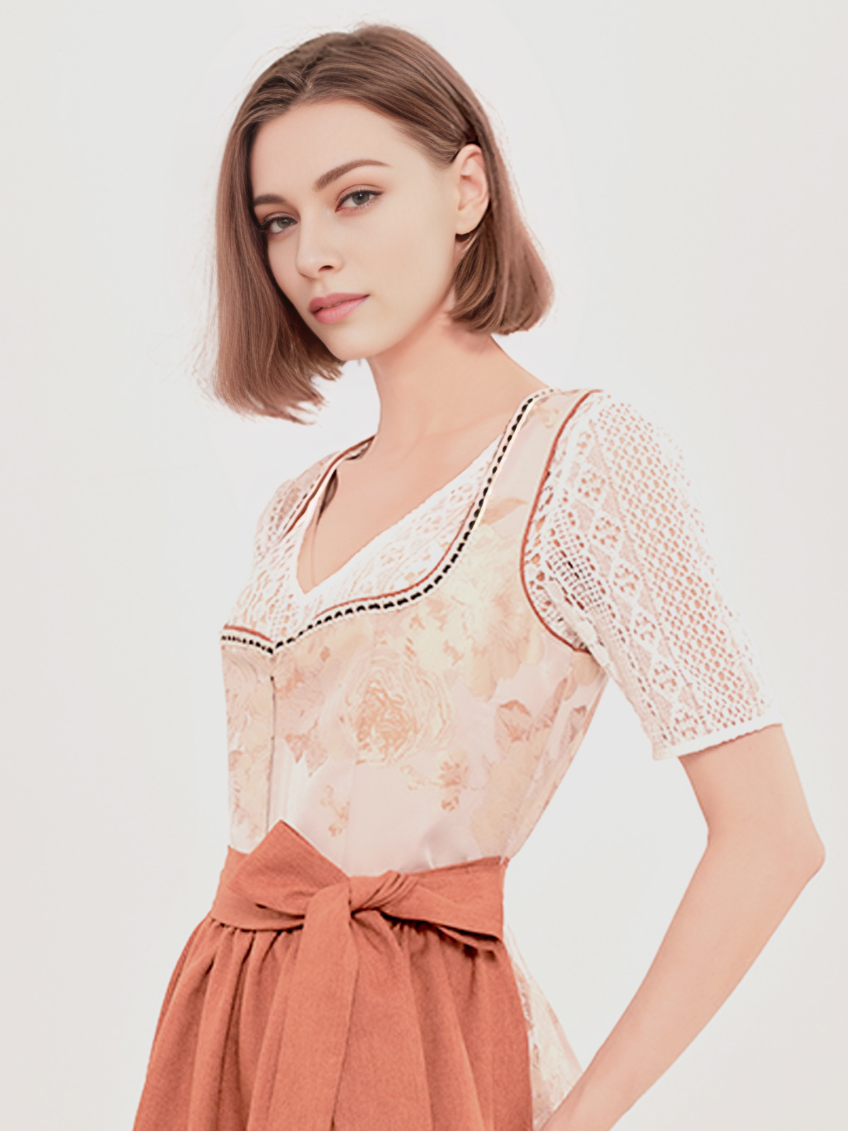 Dirndl in Braun