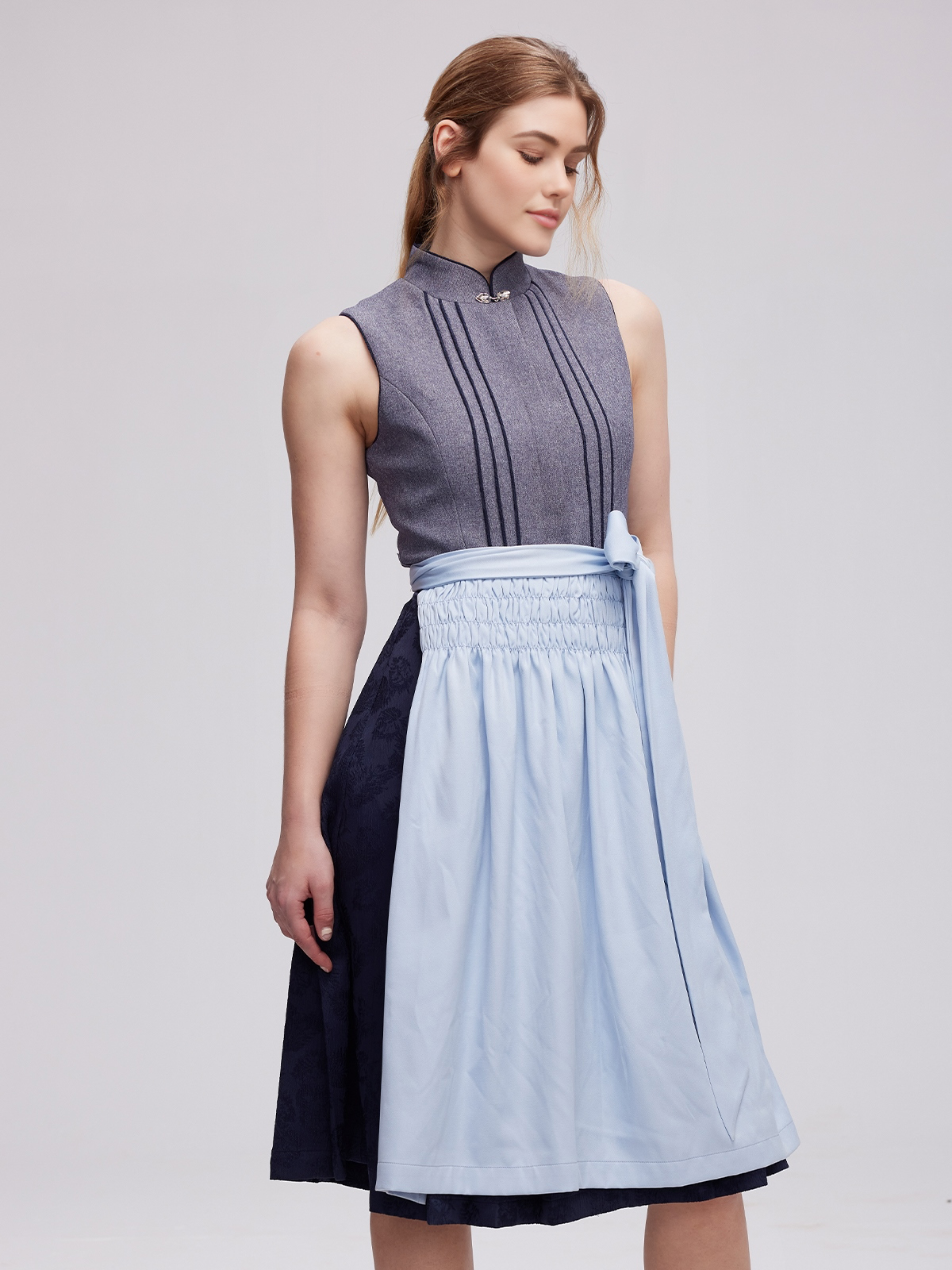 Dirndl in Rosa und Grün