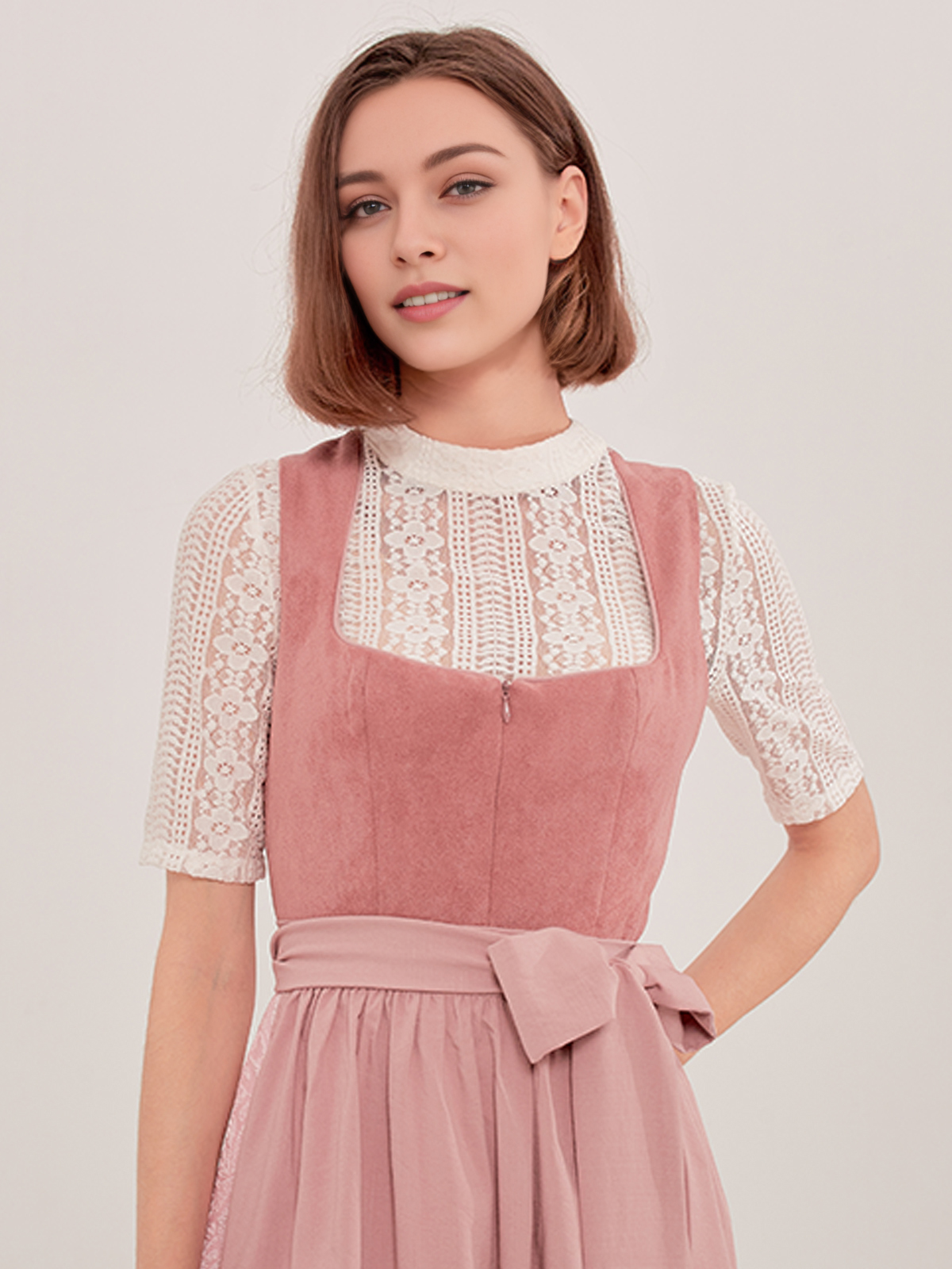 Moderne Dirndlbluse in Rosa
