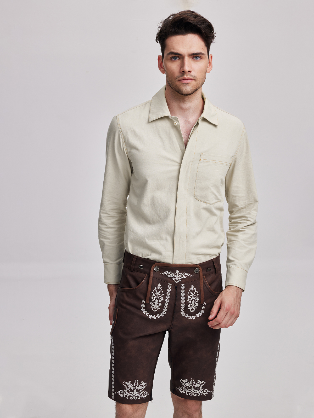 Dirndl mit geradem Ausschnitt