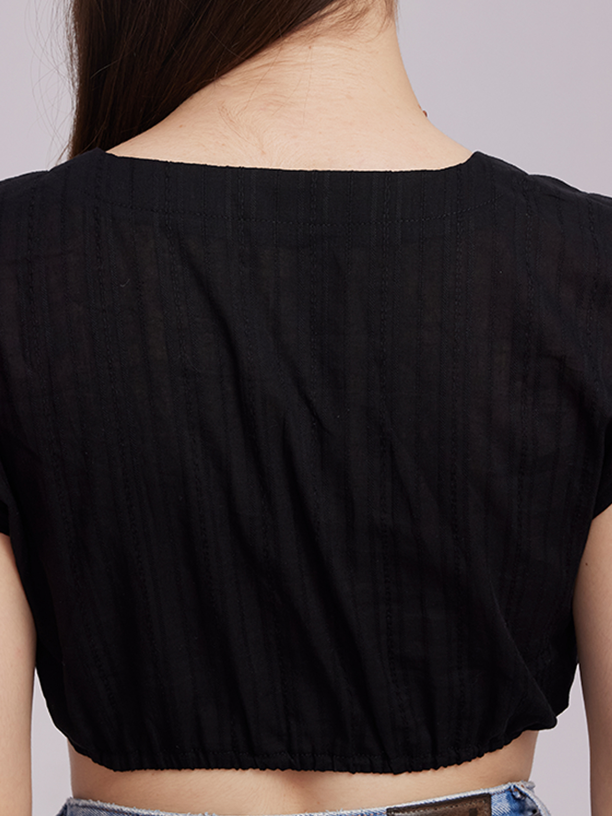Elegantes schwarzes Dirndl mit Spitzenbesatz
