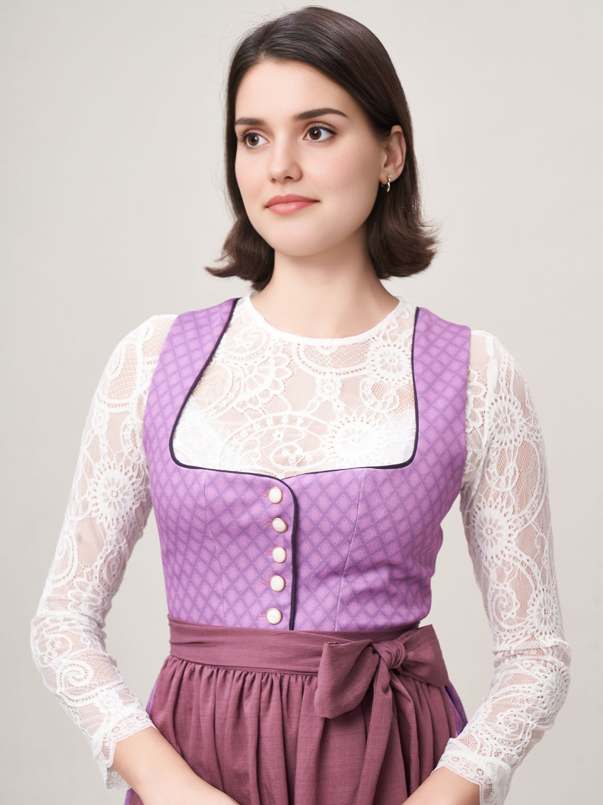 Modernes Dirndl in Lila – eleganter Schnitt für den urbanen Look