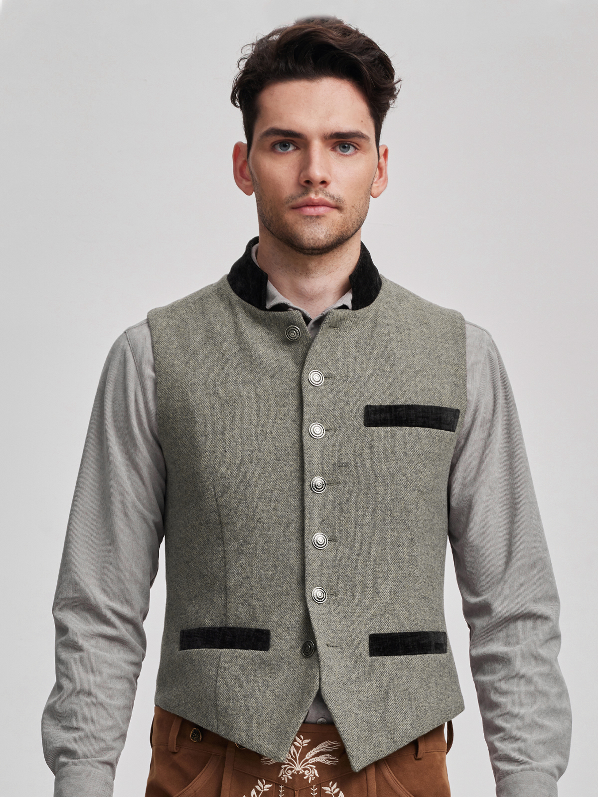 Dirndl samt Oberteil in Grau