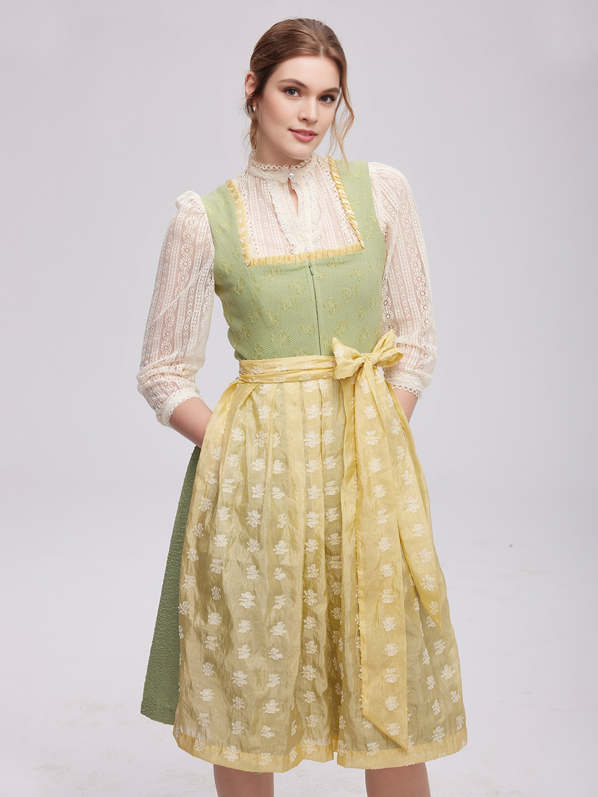 Dirndl in Grün – ein Blickfang für jeden Anlass